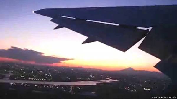 НЛО парализовал работу аэропорта (видео)
