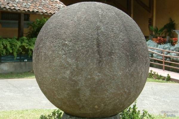 В Боснии обнаружен загадочный каменный шар (видео)