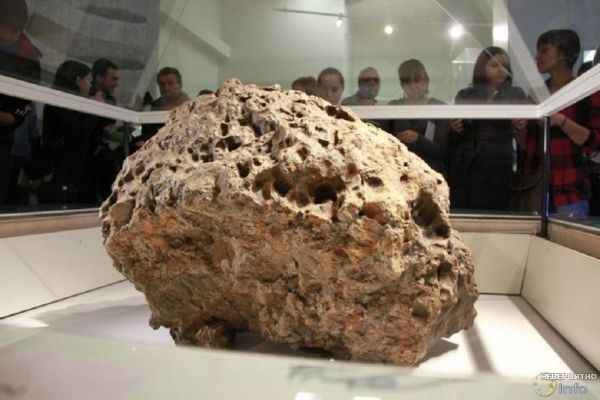 Челябинский метеорит «худеет» и рыжеет
