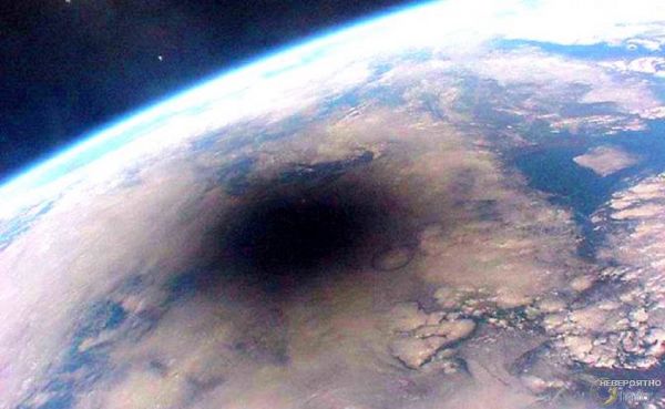 Ученые зафиксировали необычную тень, пересекающую Землю